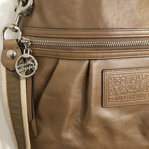 BNWOT COACH POPPY gingered beige leather bag